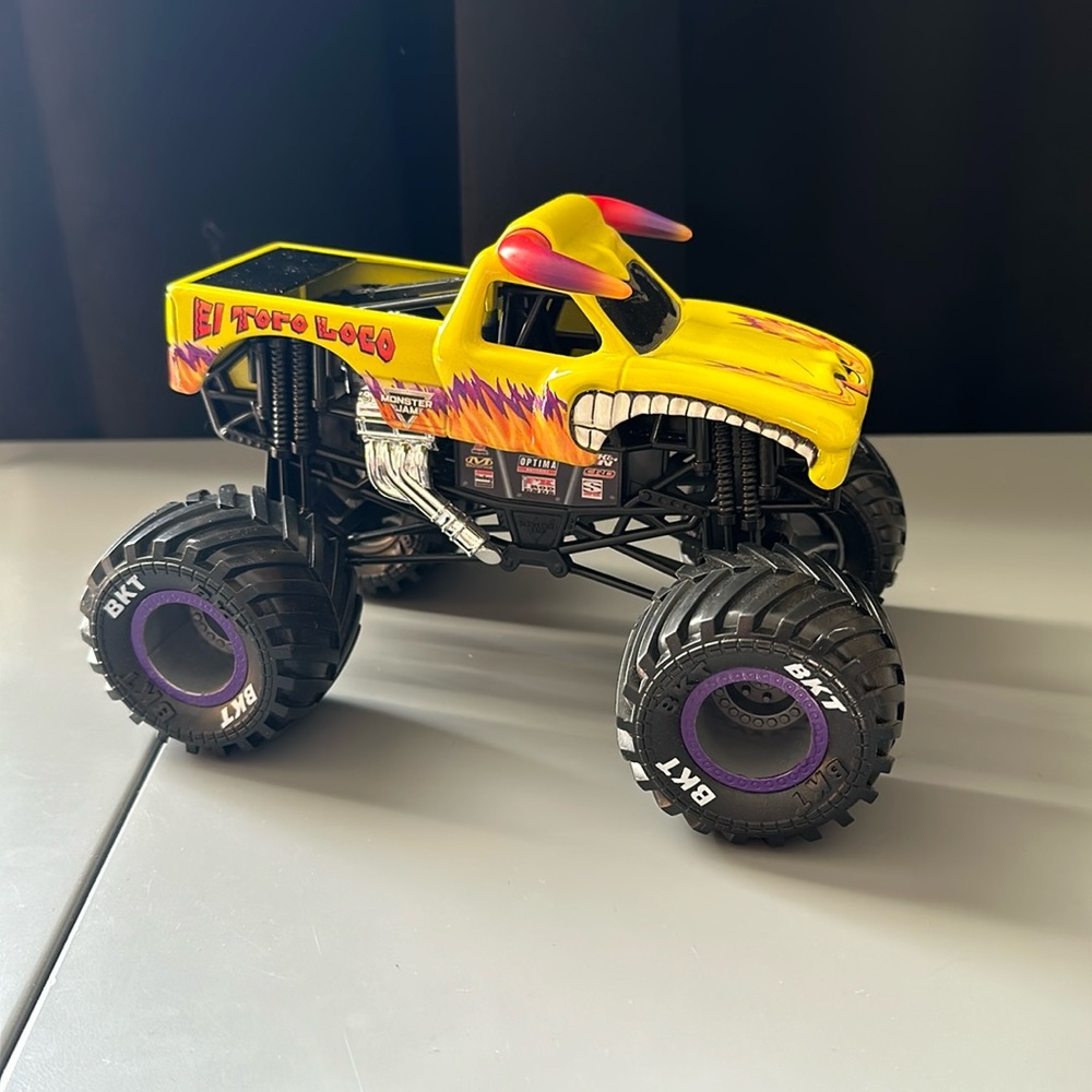 Monster Jam, Official El Toro Loco Monster Truck.